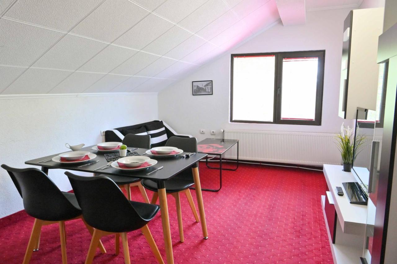 Discovery Apartment בנסקו מראה חיצוני תמונה